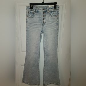 NWT High Rise Next Level Stretch Size 6 American Eagle Light Wash Flare Jeans